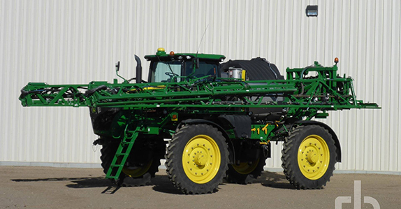 2015 John Deere R4045 sprayer sold at Ritchie Bros. 2015 John Deere R4045 sprayer sold at Ritchie Bros.
