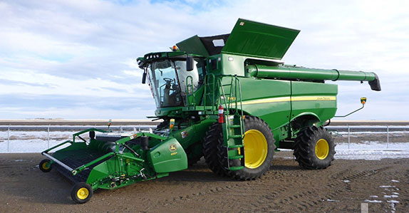 2014 John Deere S680 combine